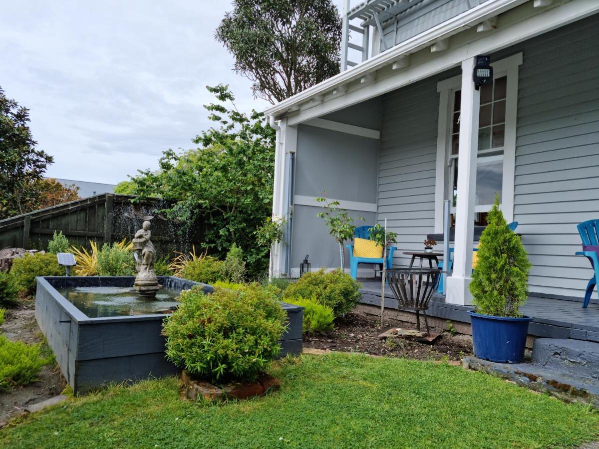 Homestay On Queen Westport Exterior photo